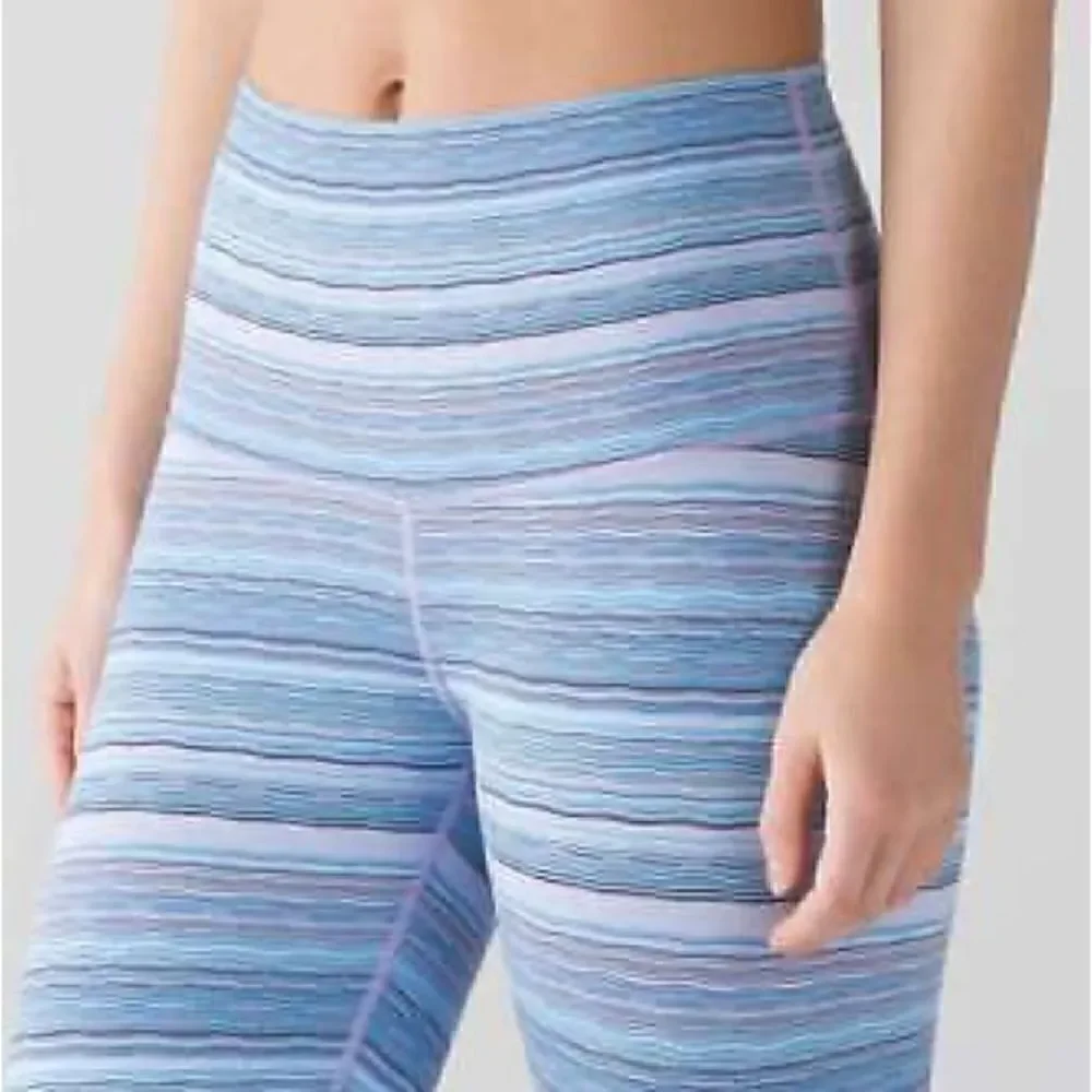 Lululemon Wunder Under Pant Hi-Rise Size 4 Space Dye Wave Twist Lilac Blue